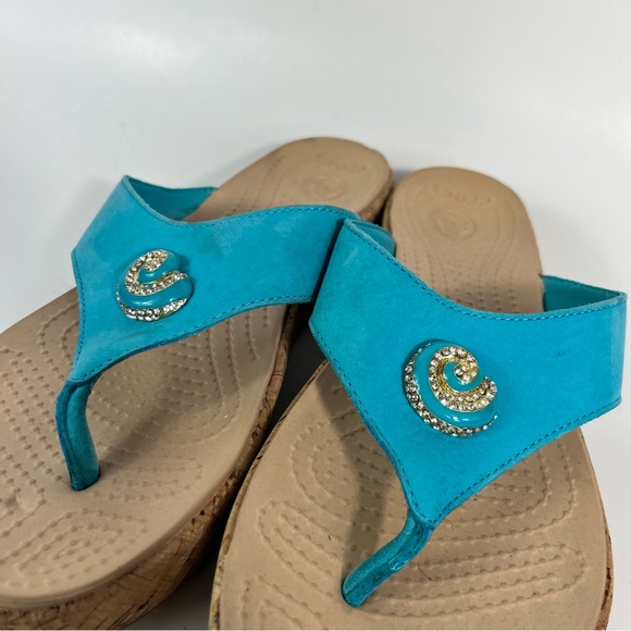 Crocs Womens Seashell Rhinestone Charm Turquoise Blue Thong Flop Flop Sandals 10 - Picture 4 of 5
